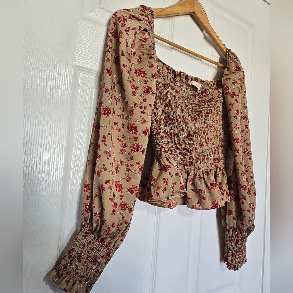 Altar'd State Rose Taupe Floral Print Smocked Long Sleeve Top NEW - Picture 3 of 8